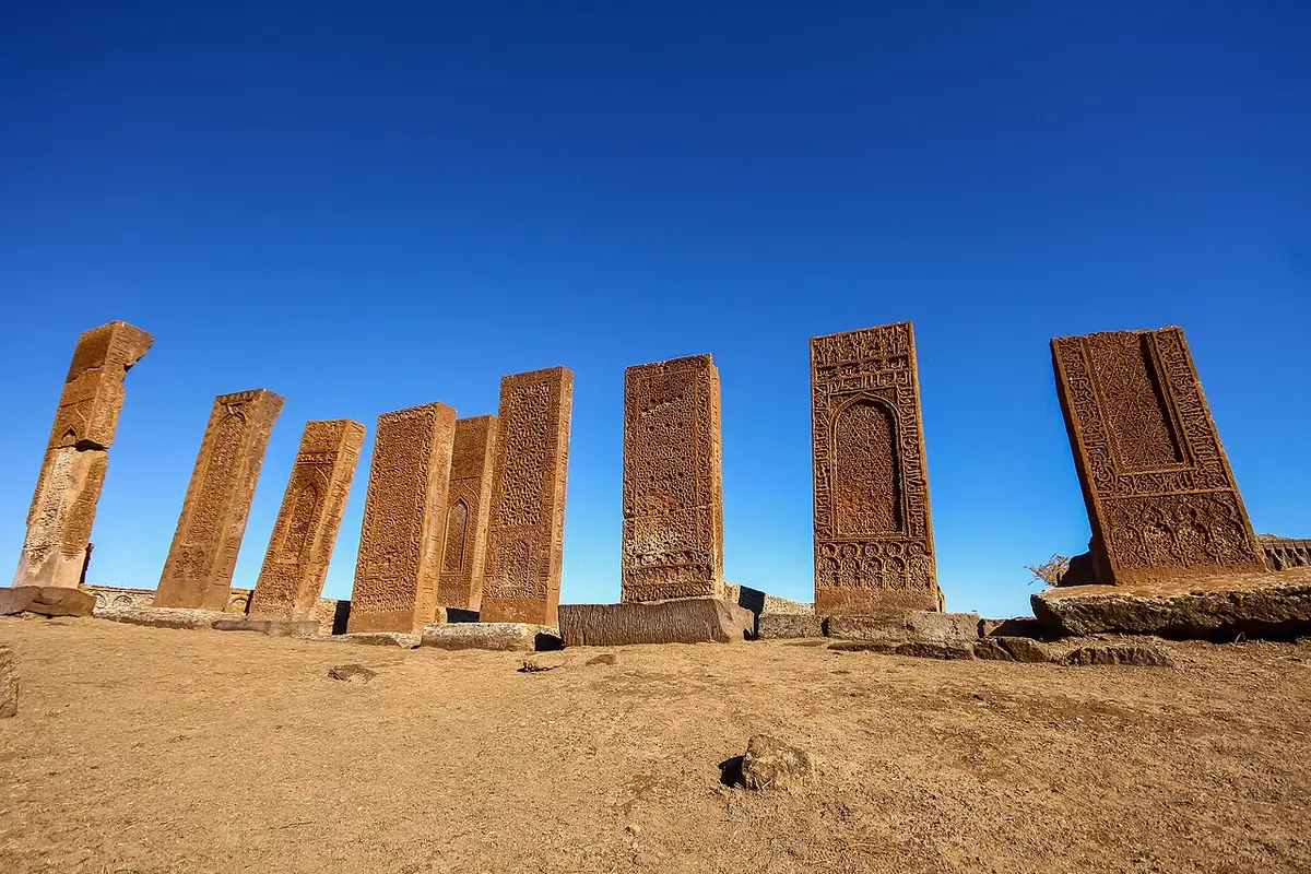 Ahlat Selçuklu Mezarlığı