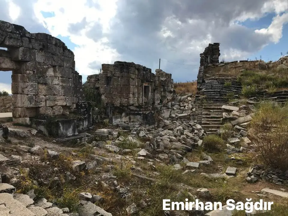 Aizanoi Antik Tiyatrosu ve Stadyumu