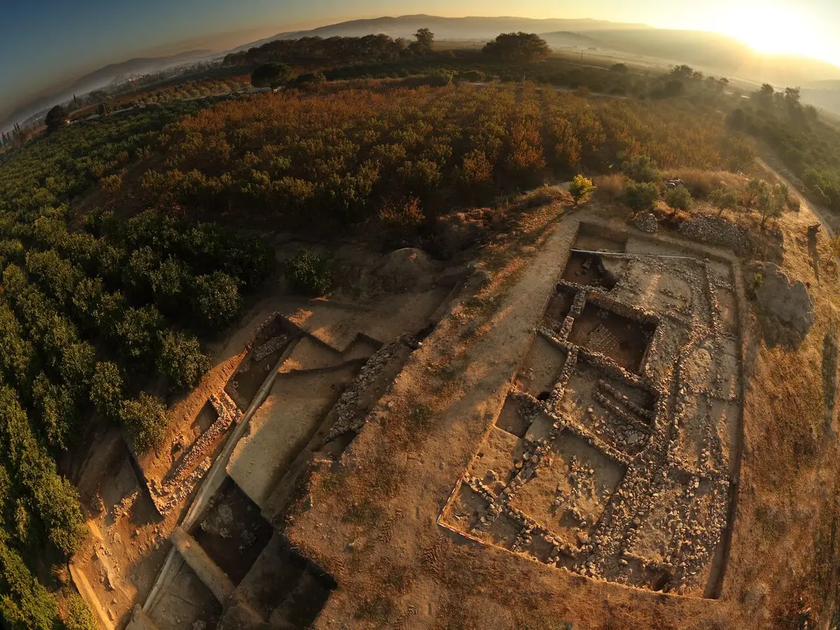 Çukuriçi Höyüğü