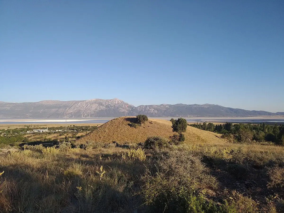 Sarıkavak Höyüğü