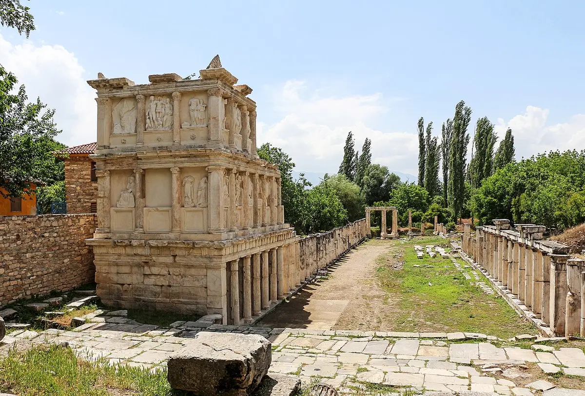 Sebasteion Tapınağı