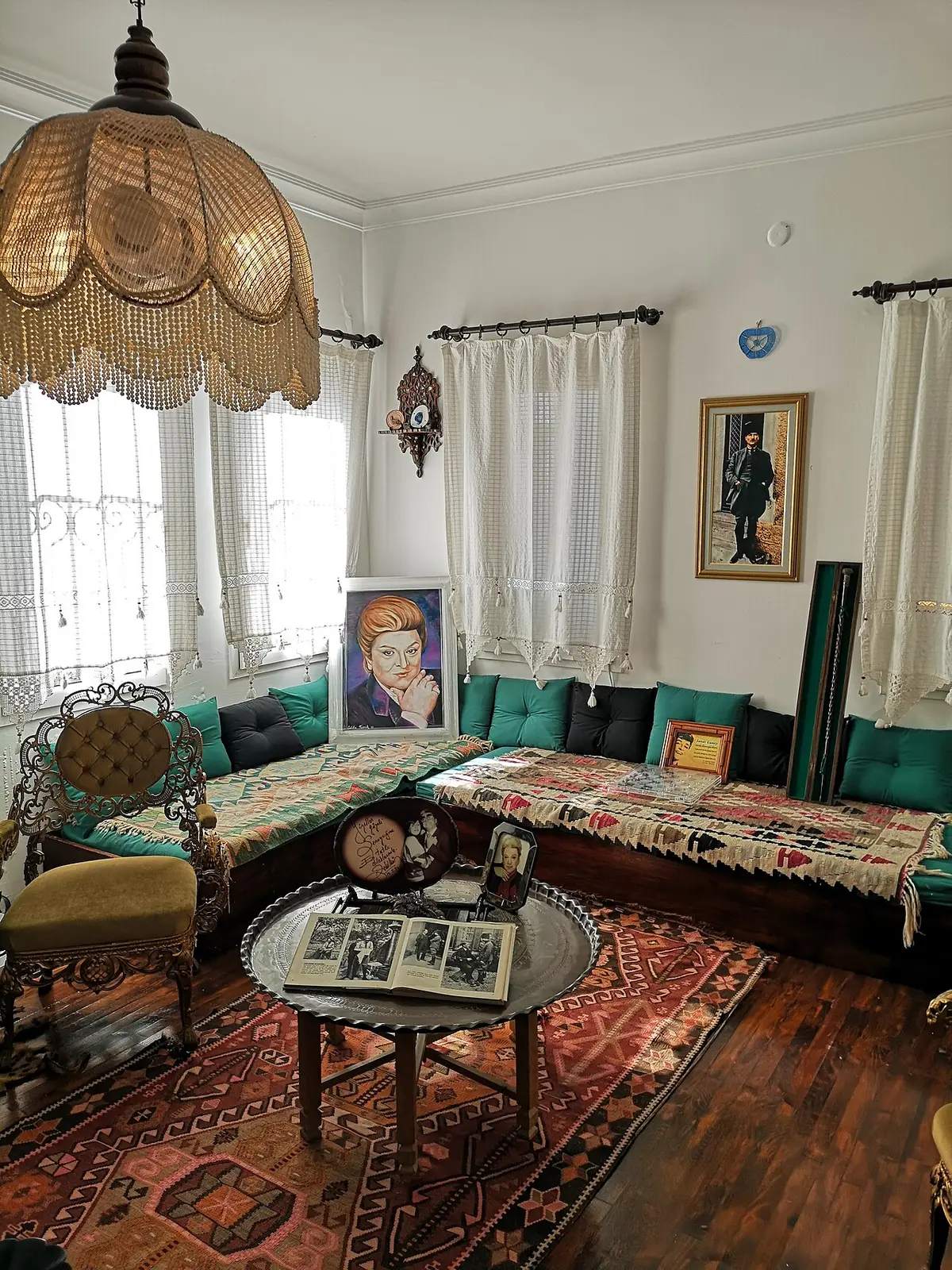 Zeki Müren Sanat Müzesi